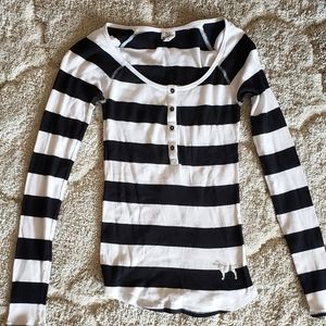 VS Pink long sleeve shirt